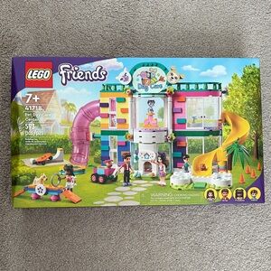 Lego Friends Pet Day-Care Center 41718 NEW factory sealed retired set 593 pieces